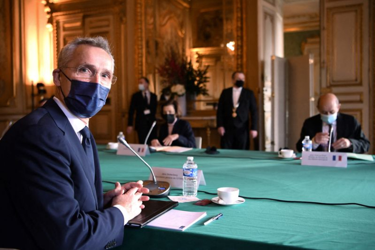 OTAN ET FRANCE METTENT DE NOUVEAU EN GARDE MOSCOU SUR L'UKRAINE