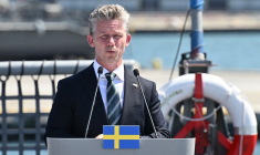 Le ministre suédois de la Défense, Pal Jonson, en Pologne le 29 juin 2026.  ( AFP / MARCIN GADOMSKI )