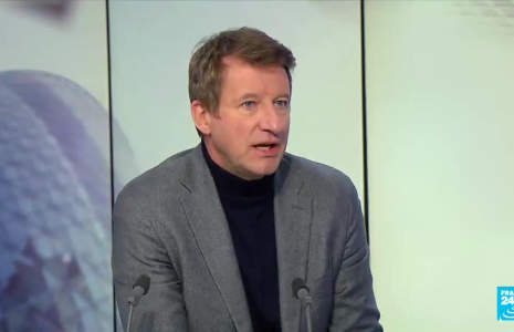 Yannick Jadot : "Si Emmanuel Macron a envie de prendre l’avion, il va à la COP15 et non à Doha"