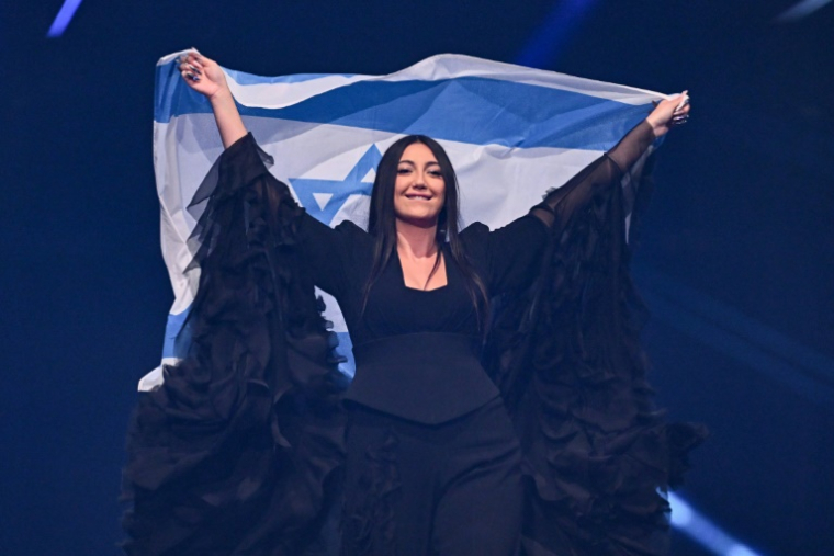 La chanteuse israélienne Yval Raphael lors d'une répétition pour la finale de l'Eurovision à Bâle, le 16 mai 2025 ( AFP / Fabrice COFFRINI )