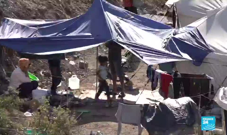 À Lesbos, un mois après l'incendie de la Moria, un camp d'urgence accueille les migrants