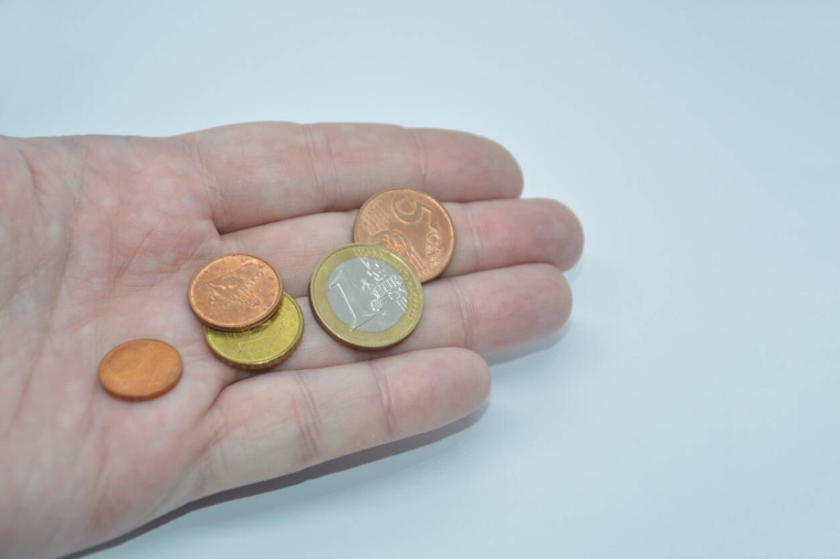 Comment fonctionne le dispositif du microdon solidaire ? / iStock.com - architectphd