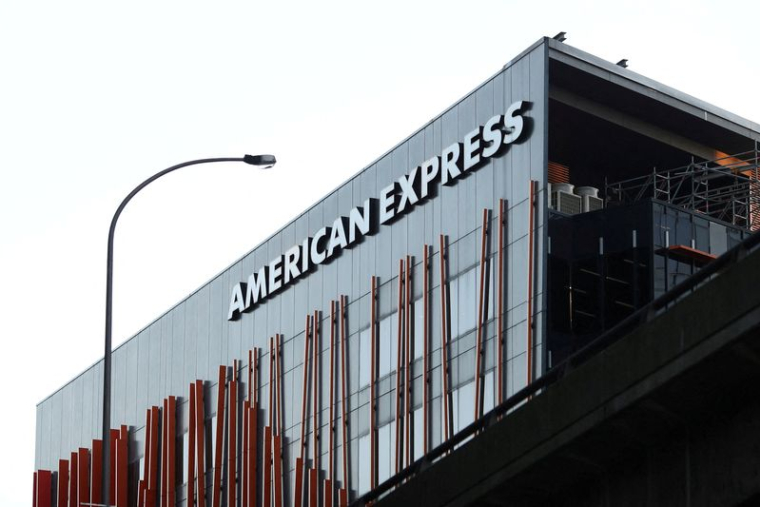 AMERICAN EXPRESS DÉPASSE LES ATTENTES AU PREMIER TRIMESTRE AVEC LES DÉPENSES DE VOYAGES ET LOISIRS