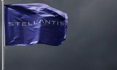 Photo d'archives du drapeau de Stellantis