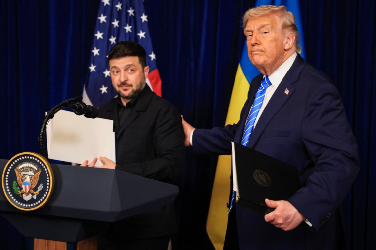 Volodymyr Zelensky et Donald Trump à Palm Beach, aux États-Unis, le 28 décembre 2025. ( GETTY IMAGES NORTH AMERICA / JOE RAEDLE )