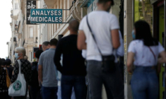 CORONAVIRUS: LES NOUVEAUX CAS AU PLUS HAUT EN FRANCE DEPUIS LA FIN MAI