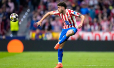 Une vitre du car de l’Atlético brisée par un projectile