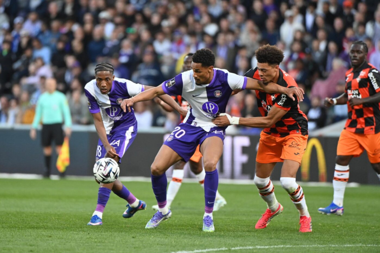 Emersonn illumine Toulouse