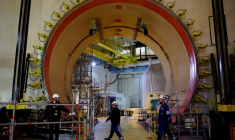 Photo d'archives des travailleurs à l'intérieur du bâtiment du réacteur de la centrale nucléaire de Flamanville 3