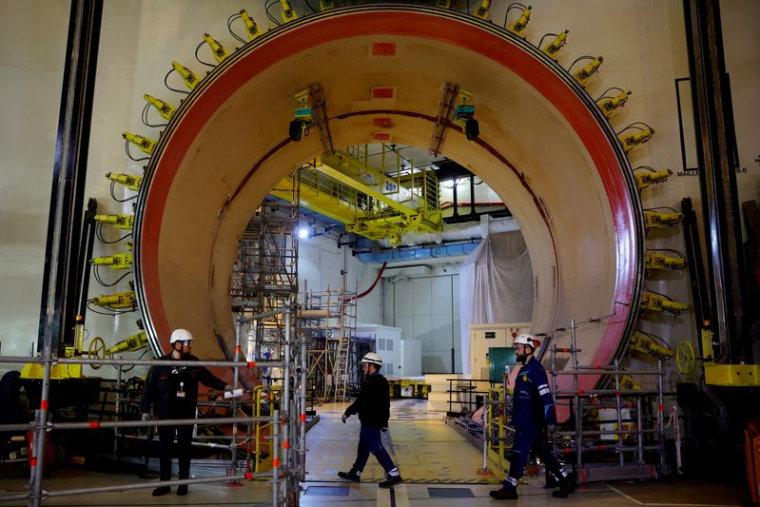 Photo d'archives des travailleurs à l'intérieur du bâtiment du réacteur de la centrale nucléaire de Flamanville 3