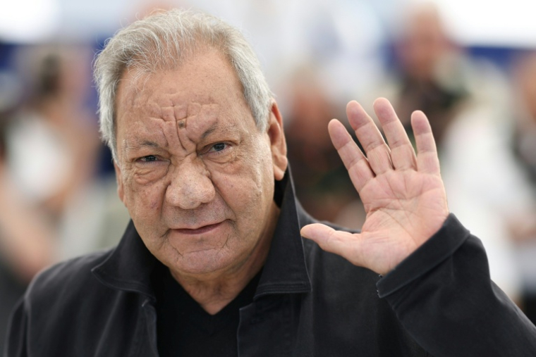 Le réalisateur français Tony Gatlif, le 23 mai 2025 à Cannes ( AFP / Valery HACHE )