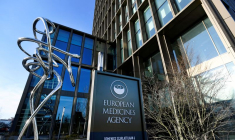 EXCLUSIF: L'UE SUR LE POINT D'APPROUVER LES PREMIERS TRAITEMENTS ANTI-COVID PAR ANTICORPS, SELON DES SOURCES