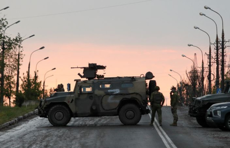 LA RUSSIE AFFIRME QUE PRÈS DE 2.000 COMBATTANTS UKRAINIENS D'AZOVSTAL SE SONT RENDUS