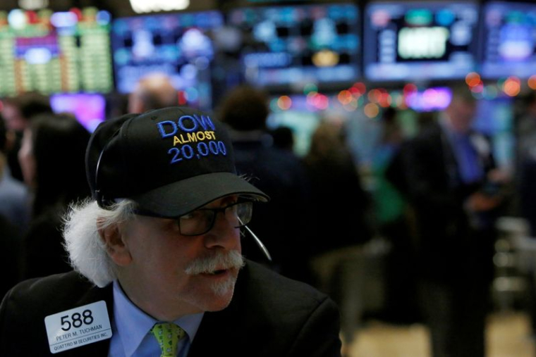 WALL STREET OUVRE EN ORDRE DISPERSÉ