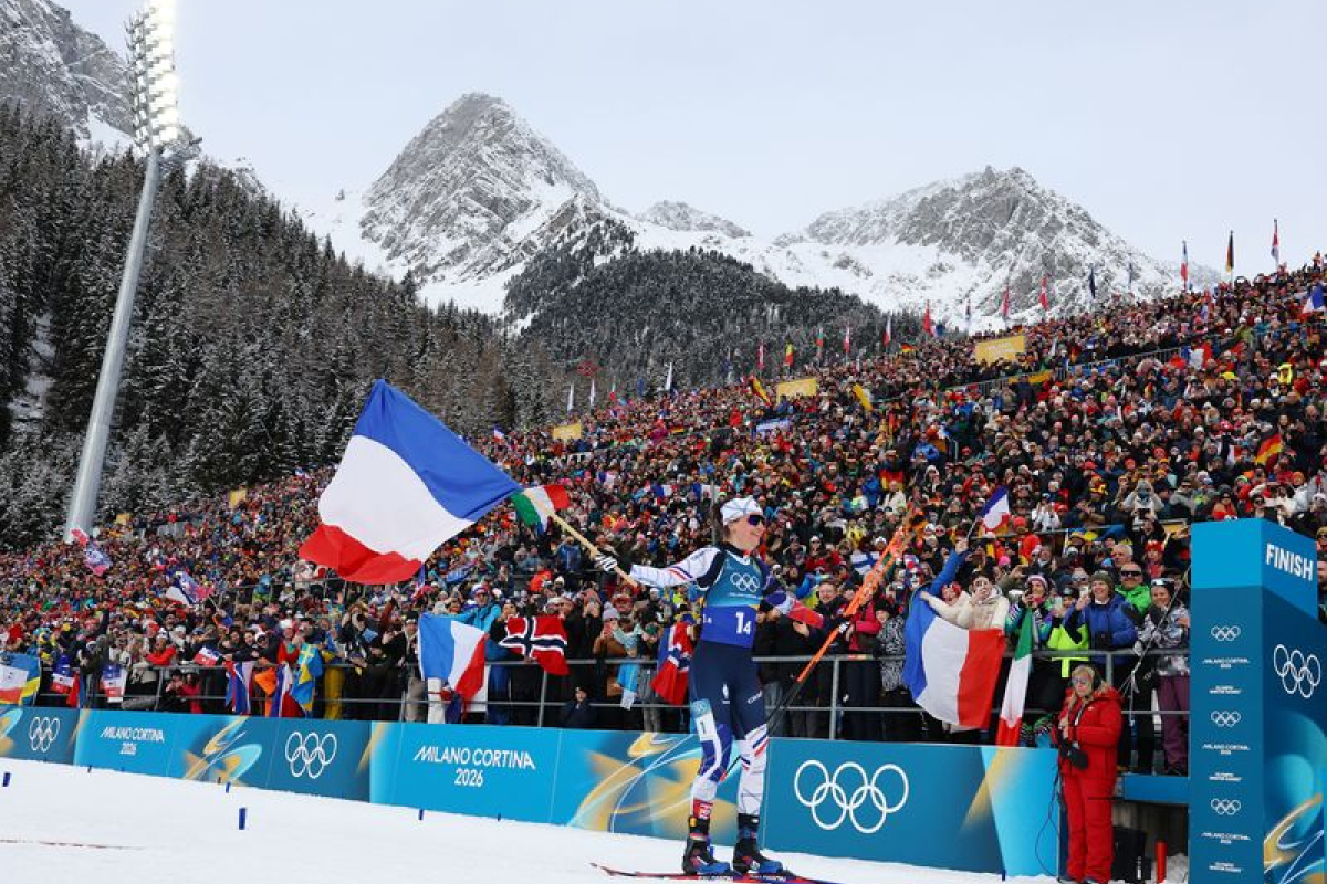 JO 2026/Biathlon: Le relais féminin français champion olympique, la France bat son record de médailles d'or aux Jeux d'hiver