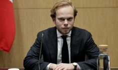 Le député ciottiste Charles Alloncle, rapporteur de la commission d'enquête sur l'audiovisuel public, le 17 décembre 2025 à l'Assemblée nationale à Paris ( AFP / STEPHANE DE SAKUTIN )