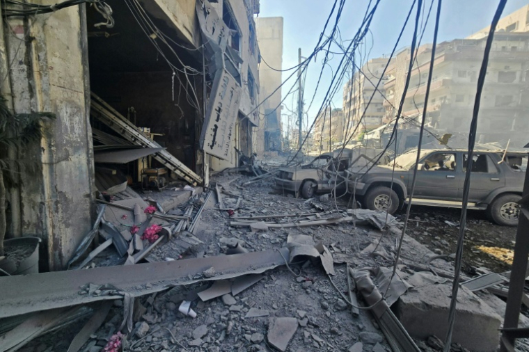 Les dégats après une frappe aérienne israélienne à Tyre le 31 mai 2026 ( AFP / KAWANT HAJU )