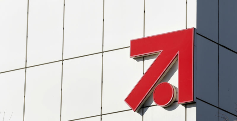 MEDIASET ENVISAGE DE CRÉER UNE HOLDING AVEC PROSIEBEN