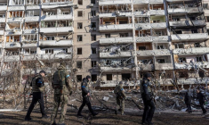 TROIS DIRIGEANTS EUROPÉENS ATTENDUS À KIEV, QUI CONTINUE DE RÉSISTER