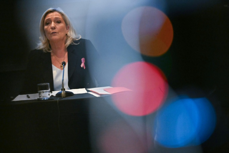 Marine Le Pen à Bruxelles le 14 octobre 2026 ( AFP / NICOLAS TUCAT )