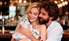 Près de 69% des Français et Françaises ayant un chat ou un chien considèrent celui-ci comme un membre de leur famille. (crédit: Adobe Stock/photo générée par IA)