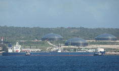 Un pétrolier russe entre au mouillage du port cubain de Matanzas