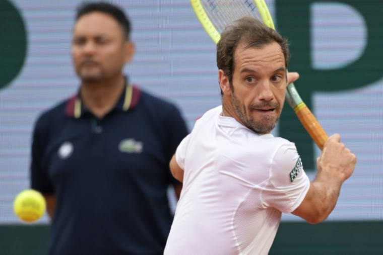 Richard Gasquet face au Croate Borna Coric lors du premier tour de Roland-Garros, le 26 mai 2024 à Paris ( AFP / Bertrand GUAY )