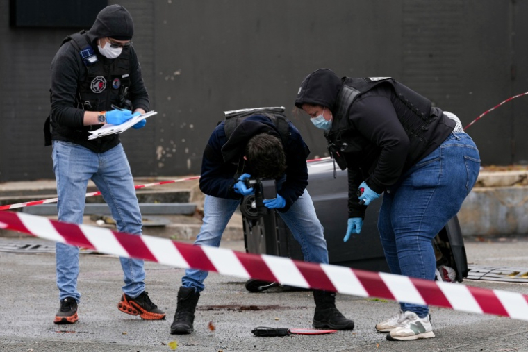 La police intervient sur les lieux de tirs à Trappes, dans les Yvelines, le 23 octobre 2026 ( AFP / Dimitar DILKOFF )