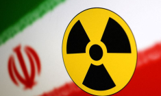 L'illustration montre le symbole nucléaire et le drapeau iranien