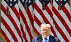 Le président américain Donald Trump dans les jardins de la Maison Blanche, le 1er mai 2025 à Washington ( AFP / Mandel NGAN )