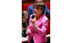 Annie Genevard à l'Assemblée nationale à Paris