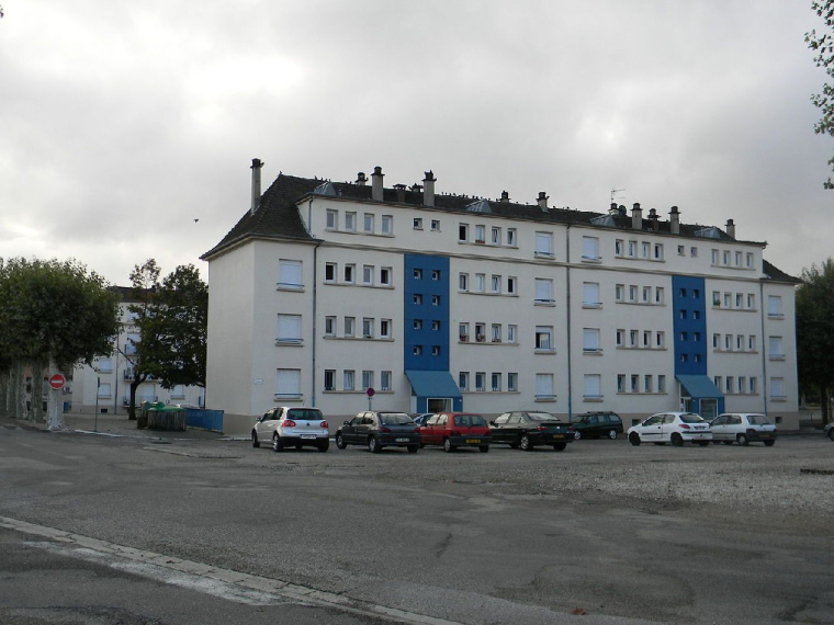Les droits du locataire peuvent changer à son désavantage, si le logement devient la propriété d’un organisme de HLM (Crédits photo : Wikimedia Commons - Xavier Caré )
