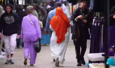 Interdiction du port de l'abaya à l'école : qu'est-ce que ce vêtement ?