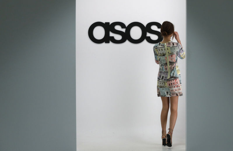 ASOS AVERTIT SUR SES ANNUELS ET FAIT BAISSER TOUTE LA MODE EN LIGNE