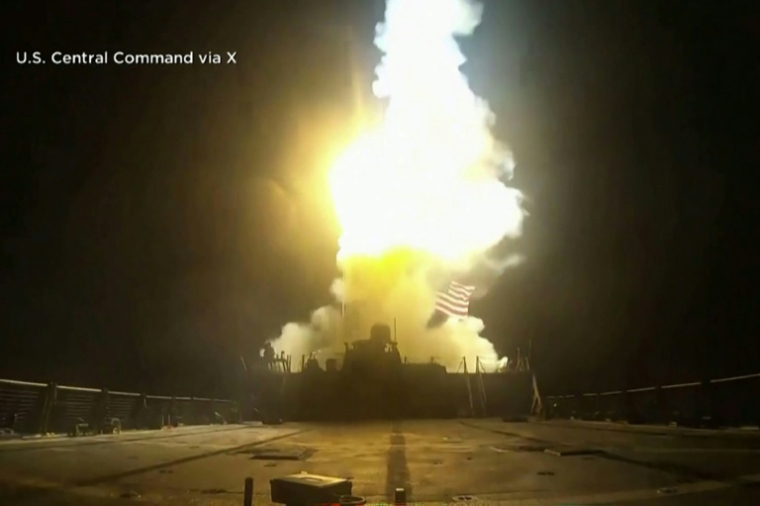 Capture d'écran réalisée le 18 juillet 2026 à partir d'une vidéo diffusée le 17 juillet par le Commandement central américain (CENTCOM), montrant, selon l'armée américaine, une nouvelle vague de frappes de précision contre des sites militaires stratégiques iraniens. ( US Central Command (CENTCOM) / - )