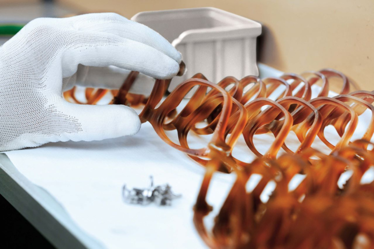 essilor luxottica manufacturing (Crédits: EssilorLuxottica médiathèque)