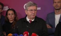Démission de Lecornu: Mélenchon appelle à la destitution de Macron