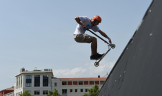 Trois supporters grenoblois vont se rendre à Annecy en trottinette pour le derby