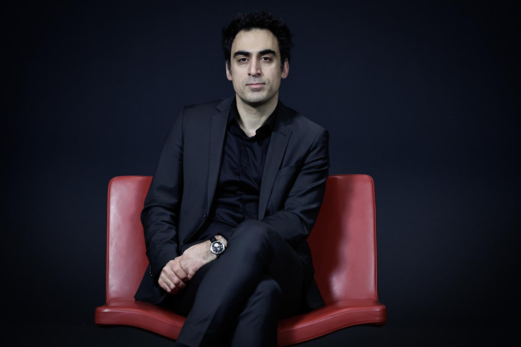 Amir Reza-Tofighi, patron de l'entreprise Vitalliance et nouveau président de la CPME, à Paris, le 15 janvier 2025 ( AFP / STEPHANE DE SAKUTIN )