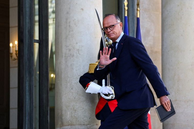 Le président français Macron rencontre des responsables politiques français à Paris
