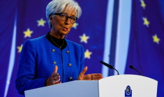 Lagarde, présidente de la BCE, s'adresse aux médias à Francfort