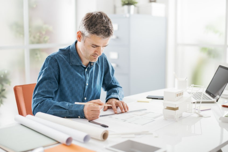 Profession libérales, artisans, commerçants ... combien gagnent les travailleurs non salariés ? (Crédit photo: 123 RF)