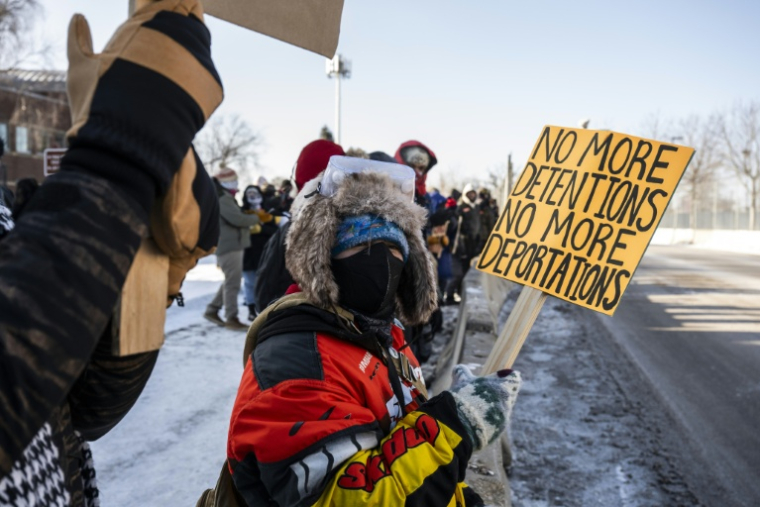 Manifestation contre la police américaine de l'immigration (ICE) à Minneapolis, dans l'Etat du Minnesota (nord), le 23 janvier 2026 ( AFP / ROBERTO SCHMIDT )