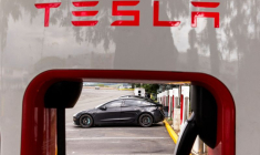 Résultats au T4 décevants de Tesla, qui confirme une nouvelle gamme à bas coûts au S1