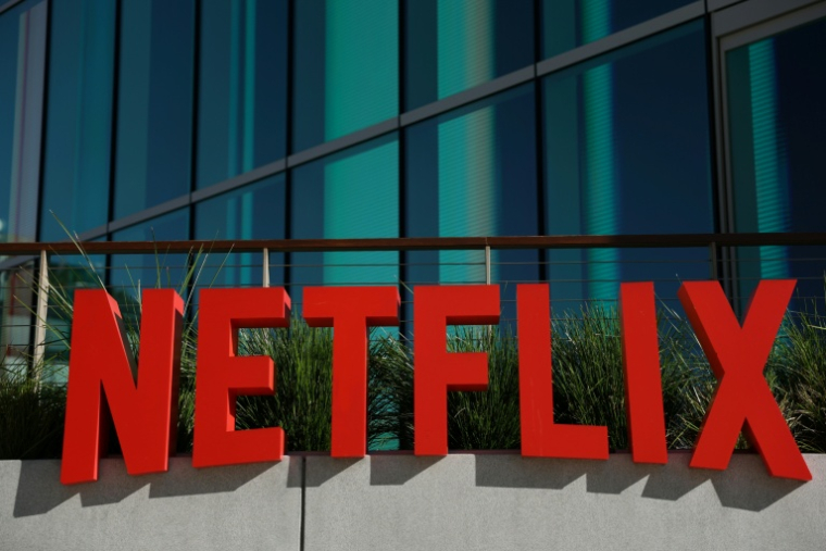 Le logo de Netflix devant ses bureau à Los Angeles, le 5 décembre 2025 ( AFP / Patrick T. Fallon )