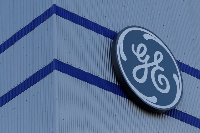 GENERAL ELECTRIC VEND UNE PARTIE DE SA PARTICIPATION DANS BAKER HUGHES