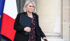 La ministre de la Santé Stéphanie Rist à l'Élysée le 26 novembre 2025 ( AFP / Thomas SAMSON )