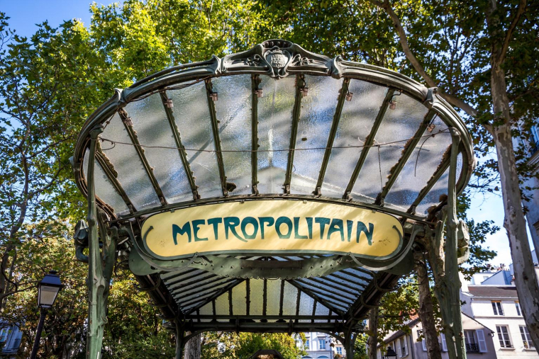 Faites une petite balade Art Nouveau dans la capitale. crédit photo : Daboost/Shutterstock / Daboost