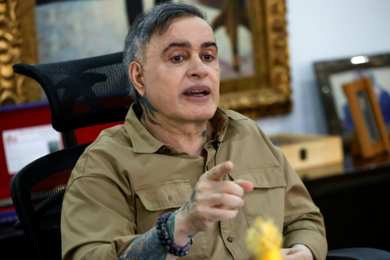 Le désormais ex-procureur général du Venezuela, Tarek Saab, qui a démissionné le 25 férvrier, lors d'une interview exclusive accordée à l'AFP dans son bureau à Caracas le 11 février 2026 ( AFP / Pedro MATTEY )