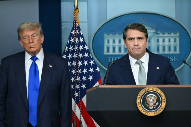 Le numéro deux du ministère américain de la Justice, Todd Blanche, lors d'une conférence de presse au côté de Donald Trump à la Maison Blanche, à Washington, le 27 juin 2025 ( AFP / ANDREW CABALLERO-REYNOLDS )